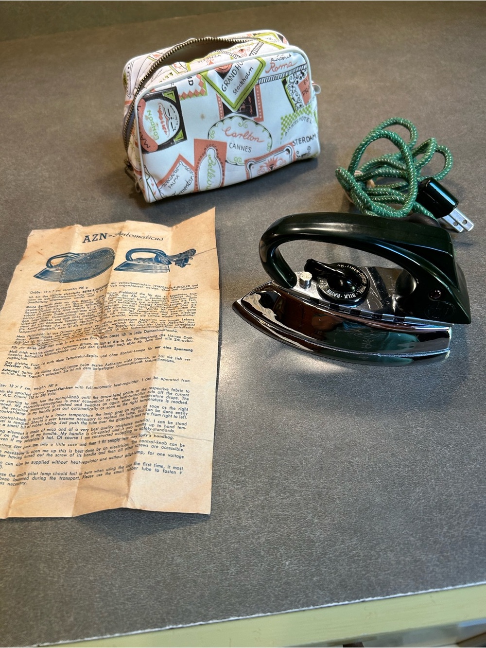 MCM Collectible Vintage Zoellner AZN Travel Iron w/Original Bag & Directions